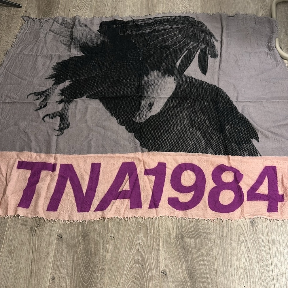 Aritzia Gray and Pink Scarf 120 CM * 150CM